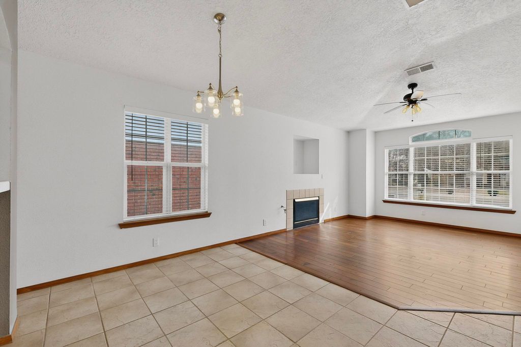 Image 8 of property listing at 9419 Vervain Drive NW, Albuquerque, NM 87114