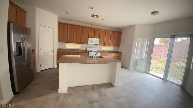 1004 TROPIC WIND Avenue, North Las Vegas, NV 89081