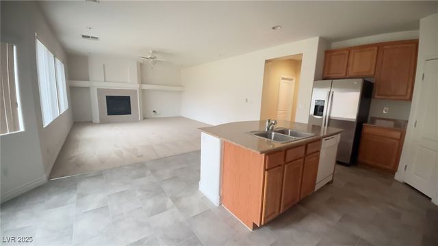 1004 TROPIC WIND Avenue, North Las Vegas, NV 89081