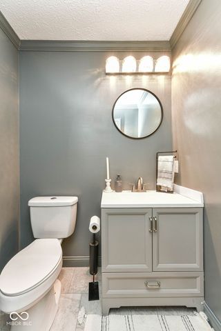 5839 Cabot Drive, Indianapolis, IN 46221