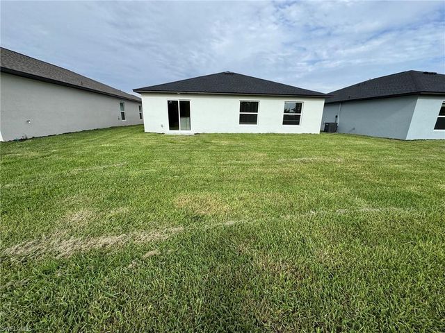 17313 Cantu CT, North Fort Myers, FL 33917