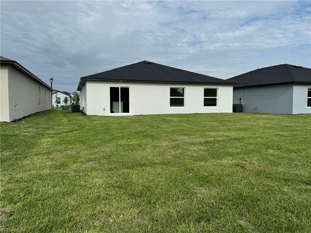 17313 Cantu CT, North Fort Myers, FL 33917