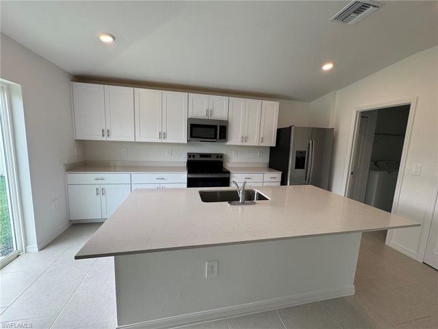 17313 Cantu CT, North Fort Myers, FL 33917