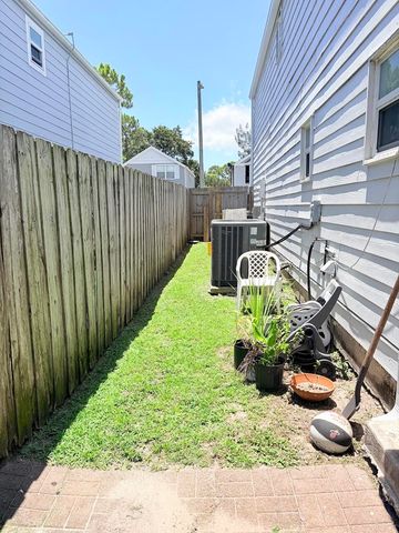 5813 Wild Lupine Court, West Palm Beach, FL 33415