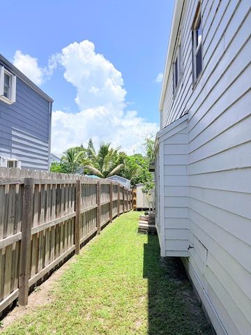 5813 Wild Lupine Court, West Palm Beach, FL 33415