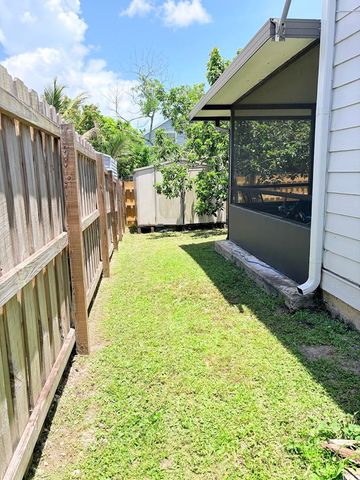 5813 Wild Lupine Court, West Palm Beach, FL 33415