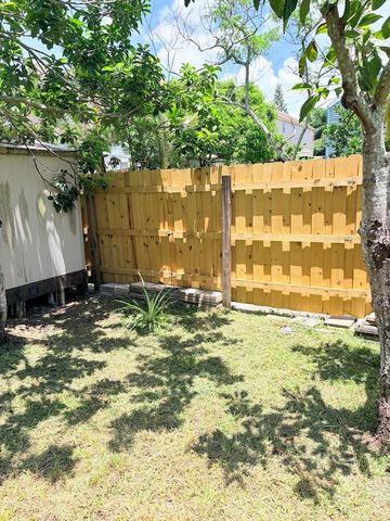 5813 Wild Lupine Court, West Palm Beach, FL 33415