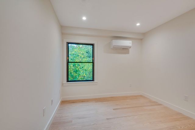 114 Franklin St. 2, Brookline, MA 02445