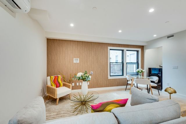 114 Franklin St. 2, Brookline, MA 02445