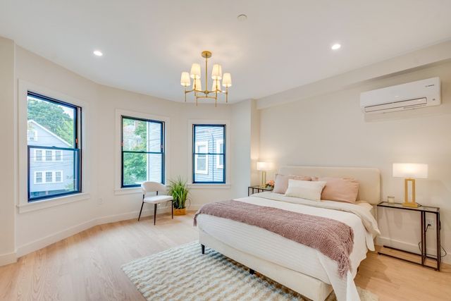 114 Franklin St. 2, Brookline, MA 02445