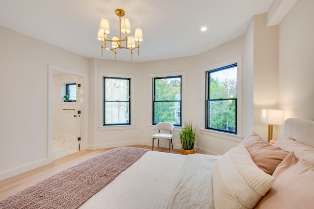 114 Franklin St. 2, Brookline, MA 02445