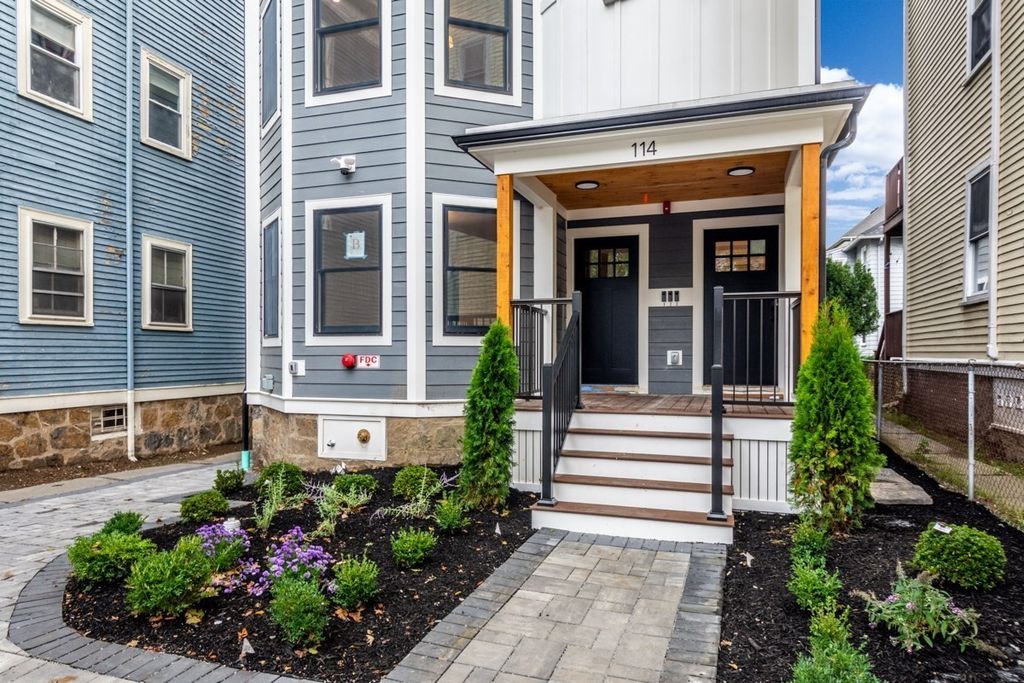 114 Franklin St. 2, Brookline, MA 02445