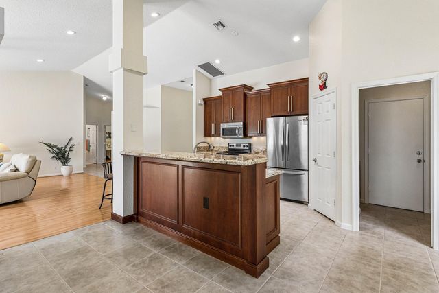 6019 Wedgewood Village Circle, Lake Worth, FL 33463