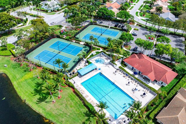 6019 Wedgewood Village Circle, Lake Worth, FL 33463