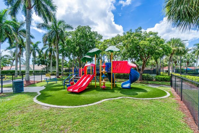 6019 Wedgewood Village Circle, Lake Worth, FL 33463