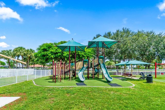 6019 Wedgewood Village Circle, Lake Worth, FL 33463