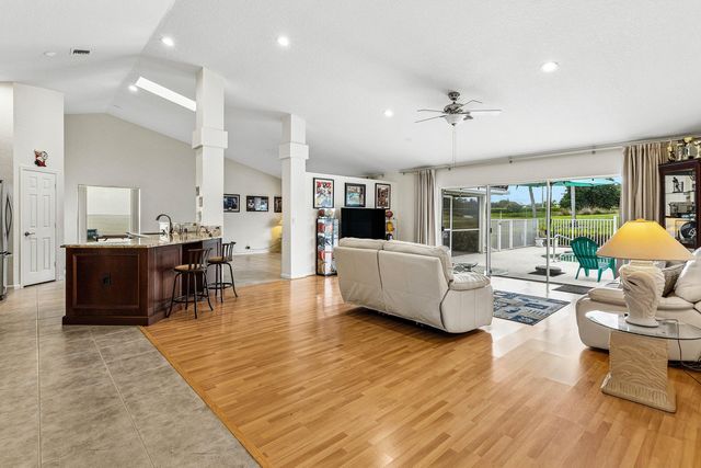 6019 Wedgewood Village Circle, Lake Worth, FL 33463