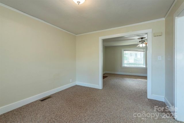 333 Richmond Avenue, Swannanoa, NC 28778