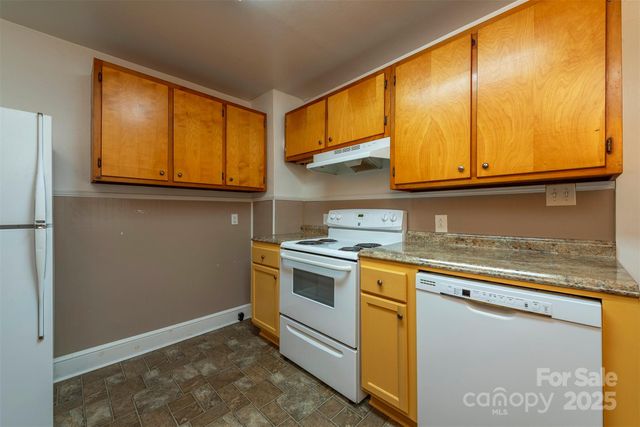 333 Richmond Avenue, Swannanoa, NC 28778