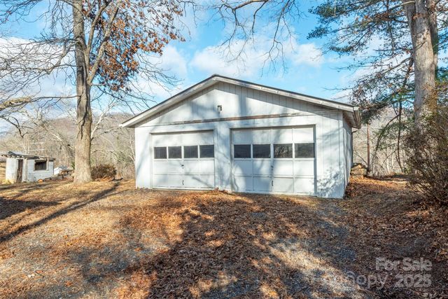 333 Richmond Avenue, Swannanoa, NC 28778