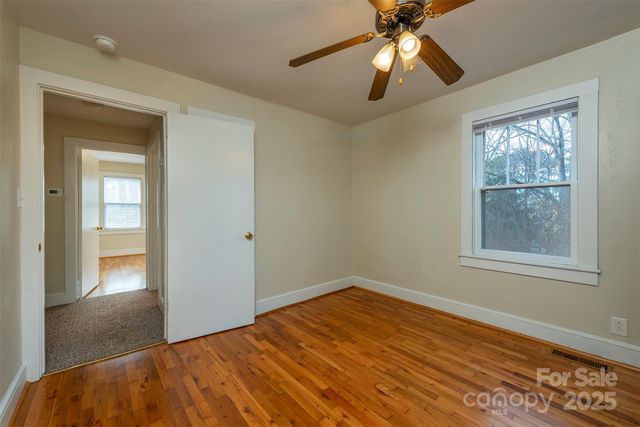 333 Richmond Avenue, Swannanoa, NC 28778