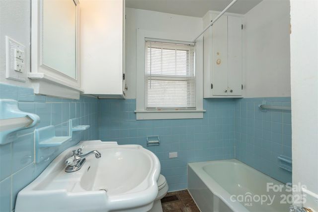 333 Richmond Avenue, Swannanoa, NC 28778