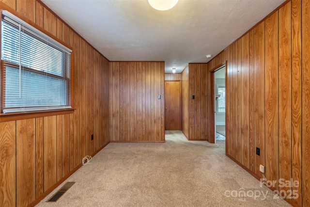 333 Richmond Avenue, Swannanoa, NC 28778