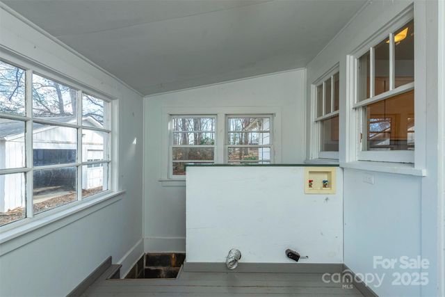 333 Richmond Avenue, Swannanoa, NC 28778