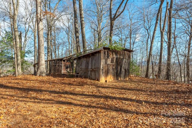 333 Richmond Avenue, Swannanoa, NC 28778