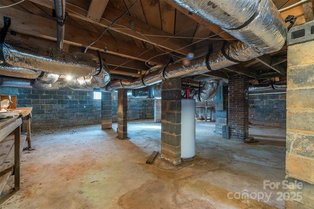 333 Richmond Avenue, Swannanoa, NC 28778