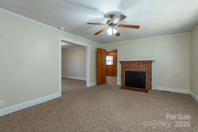 333 Richmond Avenue, Swannanoa, NC 28778