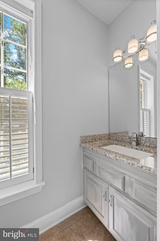 1285 FARM RD, Berwyn, PA 19312