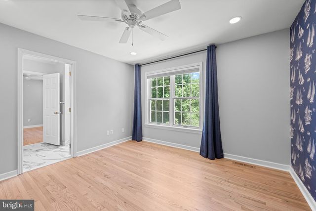 1285 FARM RD, Berwyn, PA 19312