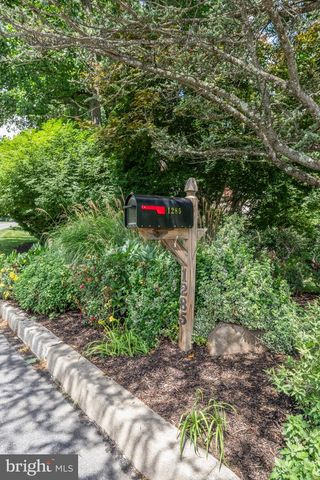 1285 FARM RD, Berwyn, PA 19312