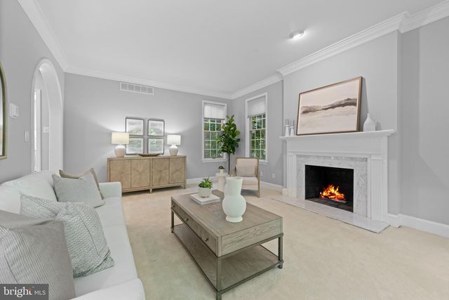 1285 FARM RD, Berwyn, PA 19312