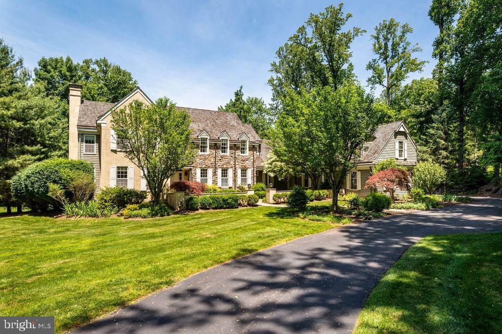 1285 FARM RD, Berwyn, PA 19312
