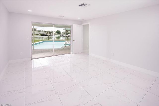 320 Bow Line DR, Naples, FL 34103
