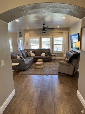 211 E SWALLOWTAIL LN, Washington, UT 84780