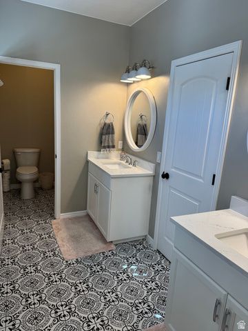 211 E SWALLOWTAIL LN, Washington, UT 84780