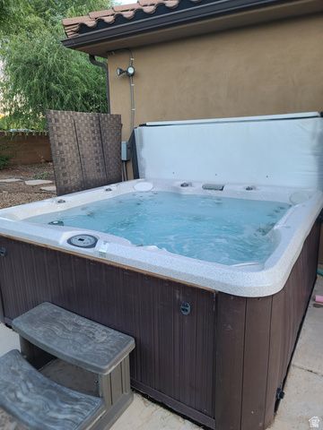 211 E SWALLOWTAIL LN, Washington, UT 84780