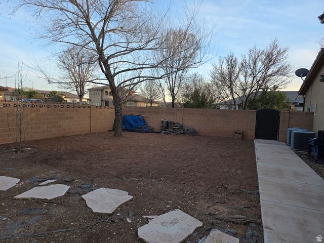 211 E SWALLOWTAIL LN, Washington, UT 84780