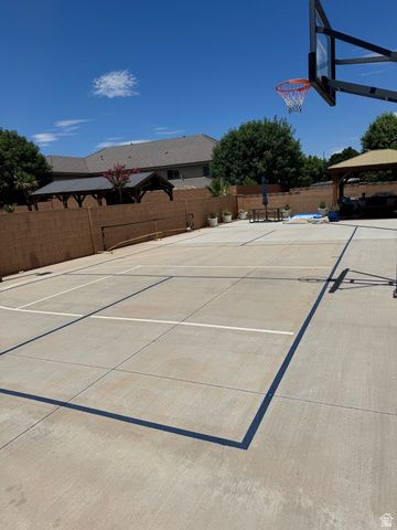 211 E SWALLOWTAIL LN, Washington, UT 84780