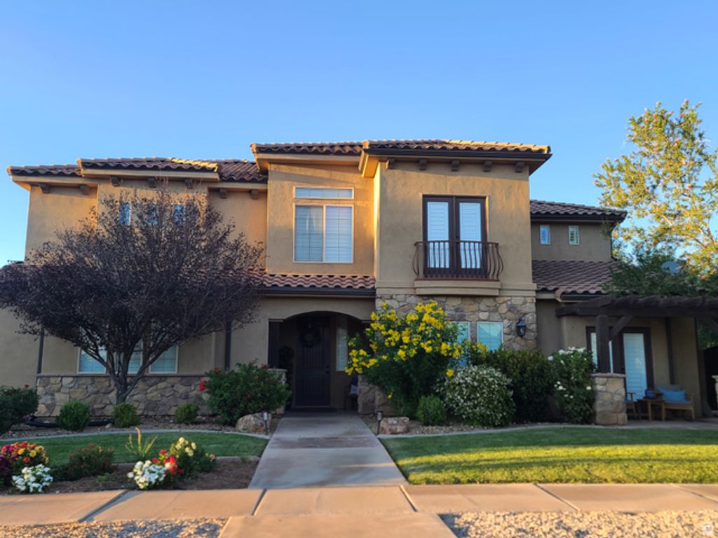 211 E SWALLOWTAIL LN, Washington, UT 84780