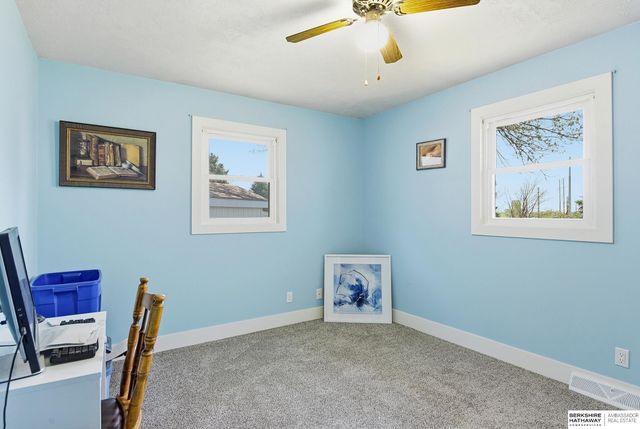 8614 S 39th Street, Bellevue, NE 68147