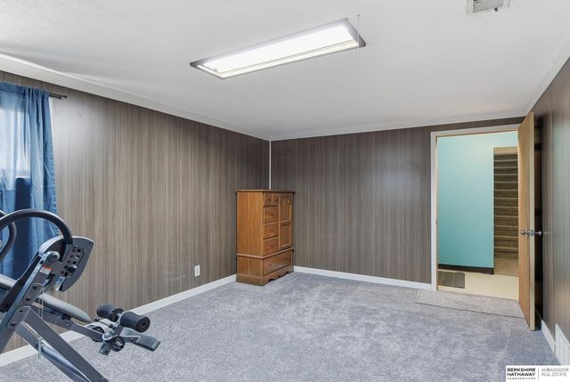 8614 S 39th Street, Bellevue, NE 68147
