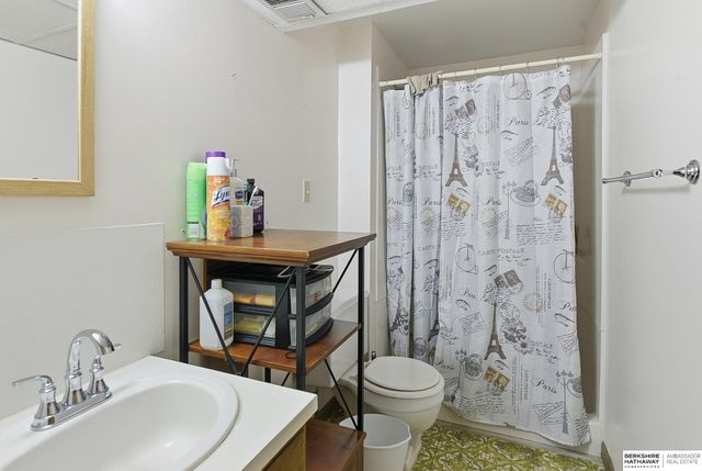 8614 S 39th Street, Bellevue, NE 68147