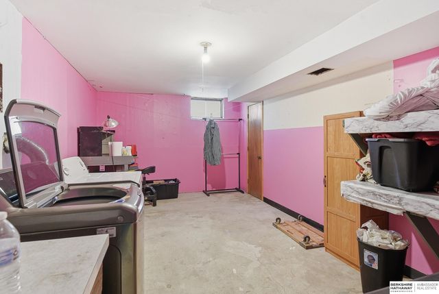 8614 S 39th Street, Bellevue, NE 68147