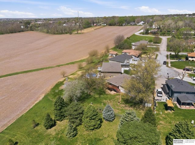 8614 S 39th Street, Bellevue, NE 68147