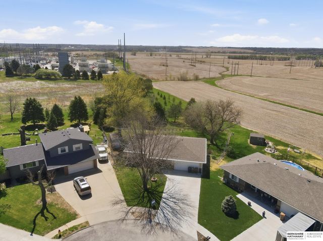 8614 S 39th Street, Bellevue, NE 68147