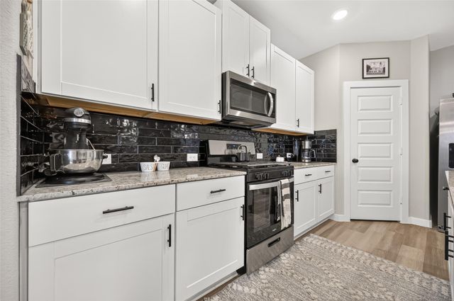 10626 Deussen Lane, Texas City, TX 77591